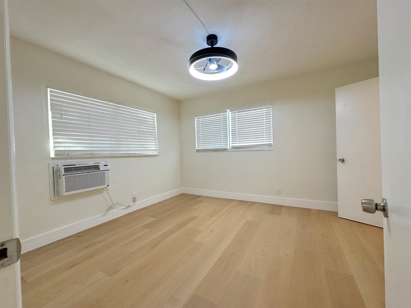 2815 NE 33rd Avenue 106 photo 5