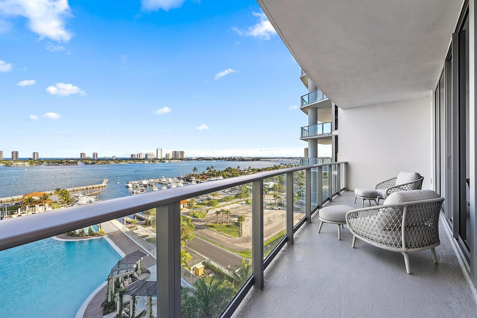 220 Lake Shore Drive 1008 photo 3