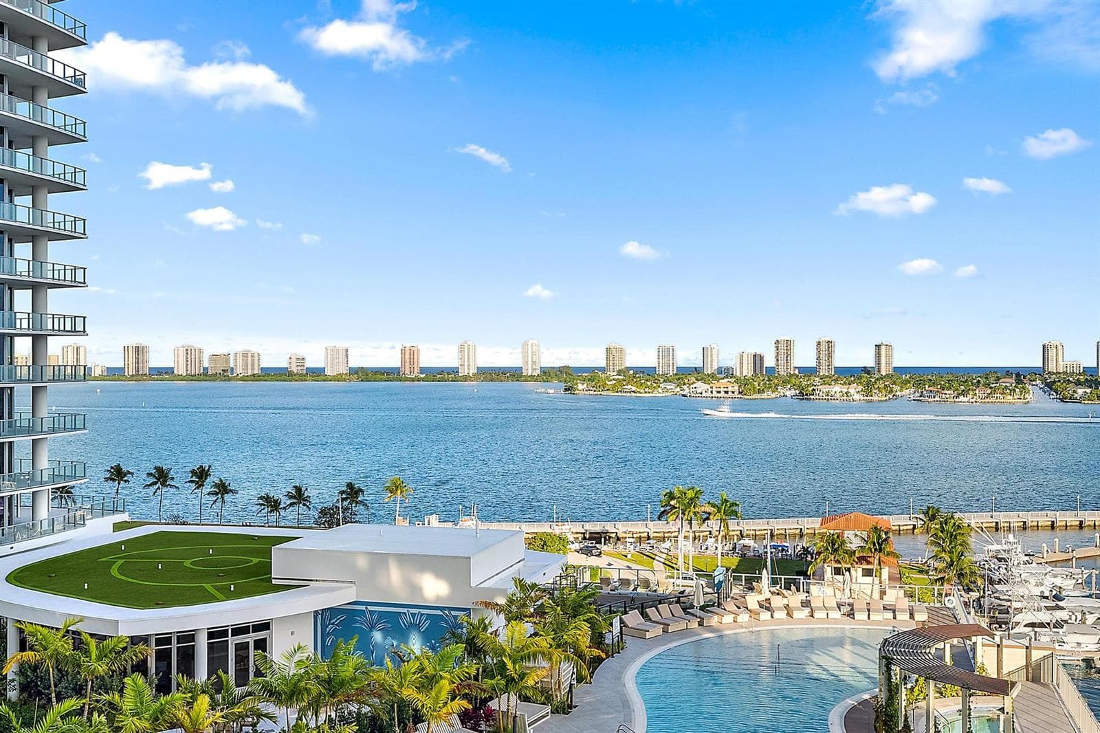 220 Lake Shore Drive 1008 photo 1