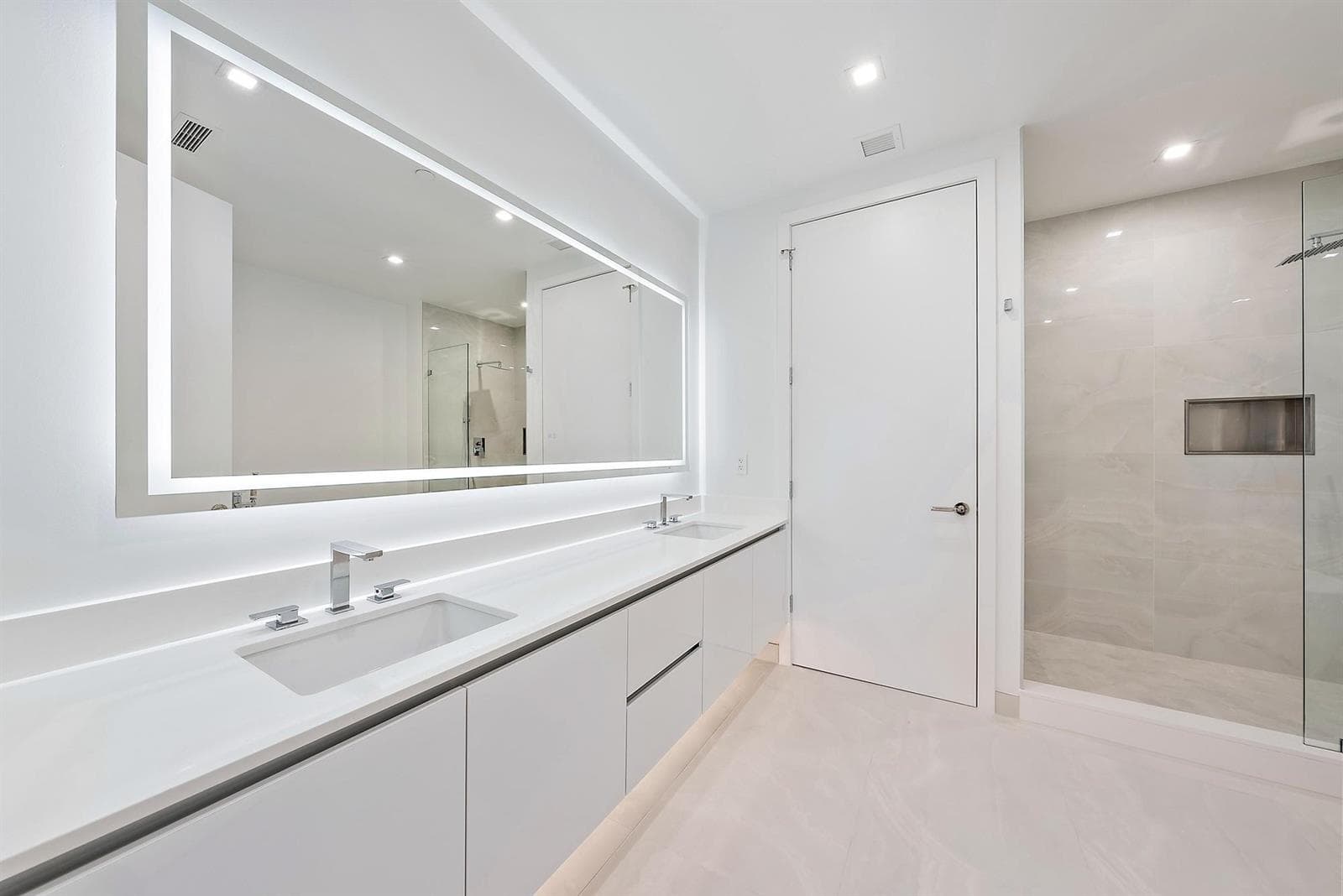 220 Lake Shore Drive 1008 photo 10