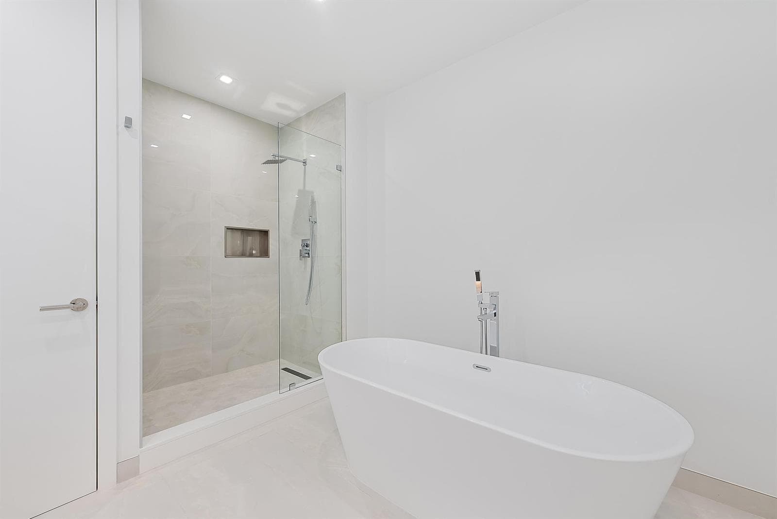 220 Lake Shore Drive 1008 photo 11