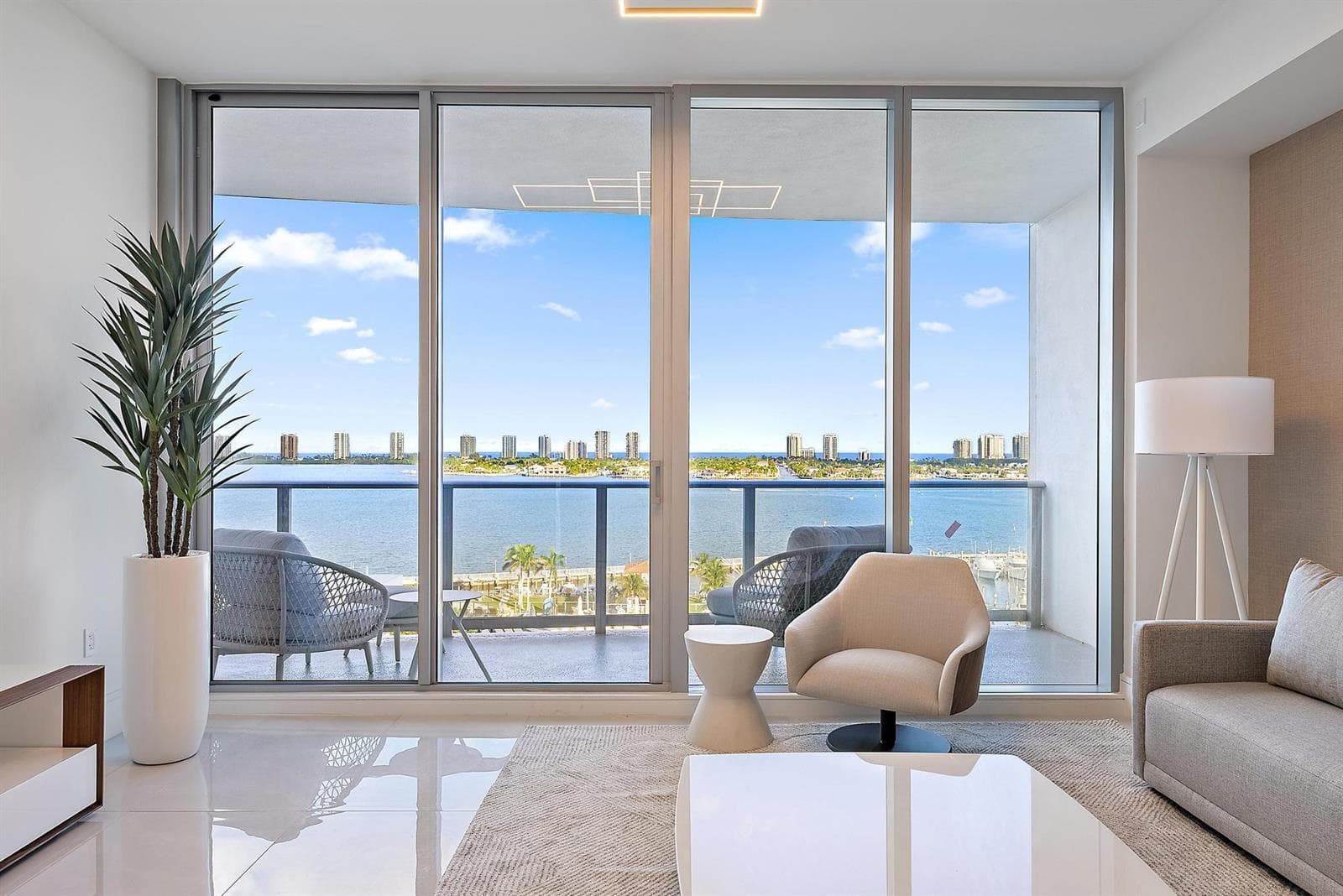 220 Lake Shore Drive 1008 photo 4