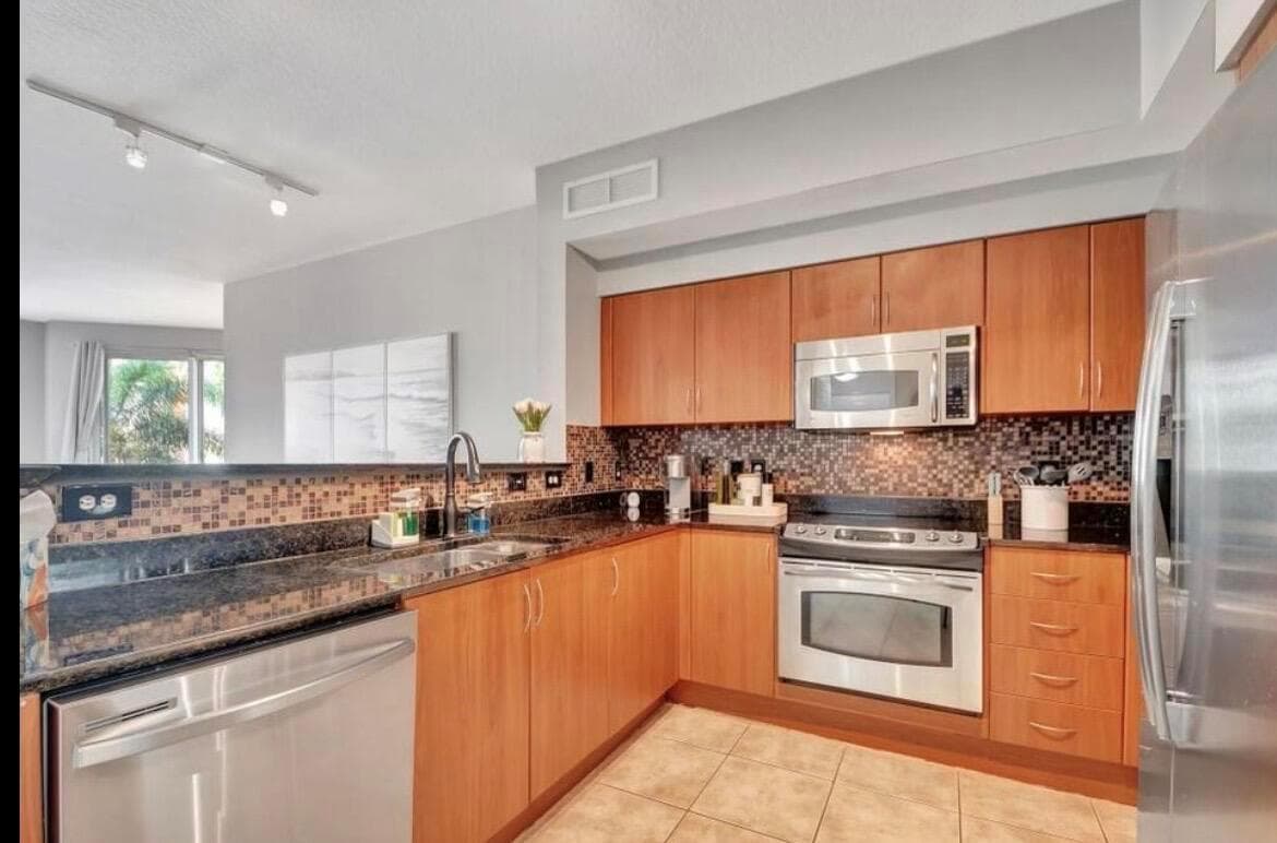 804 E Windward Way 316 photo 9