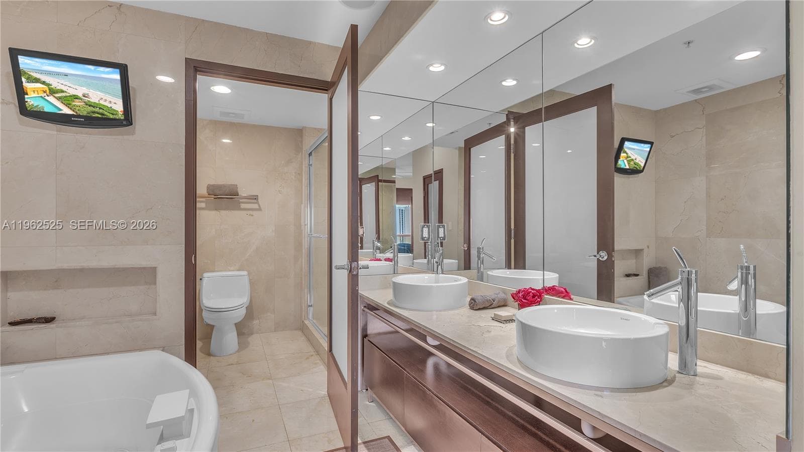 16275 Collins Ave 903 photo 23