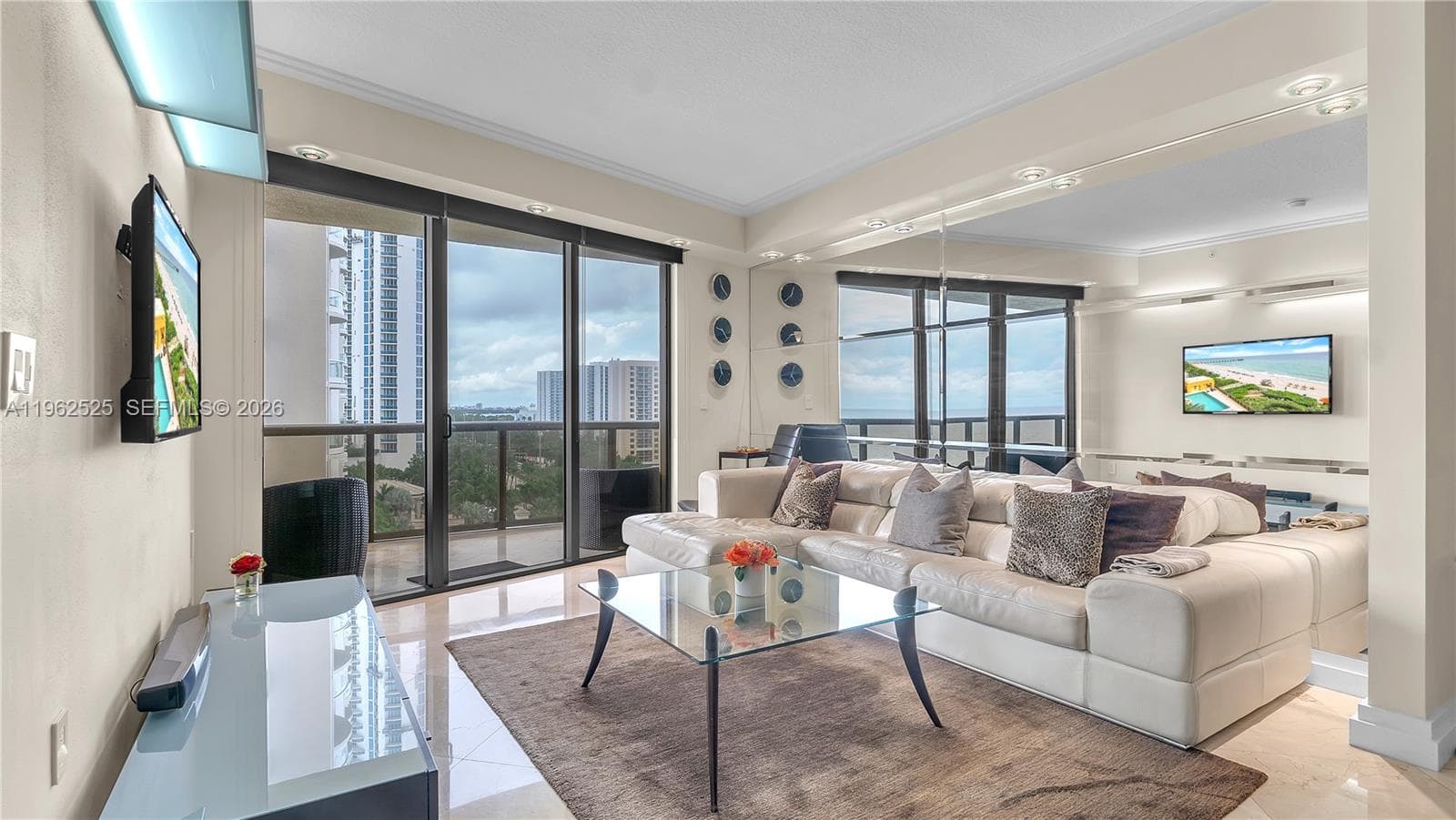 16275 Collins Ave 903 photo 4