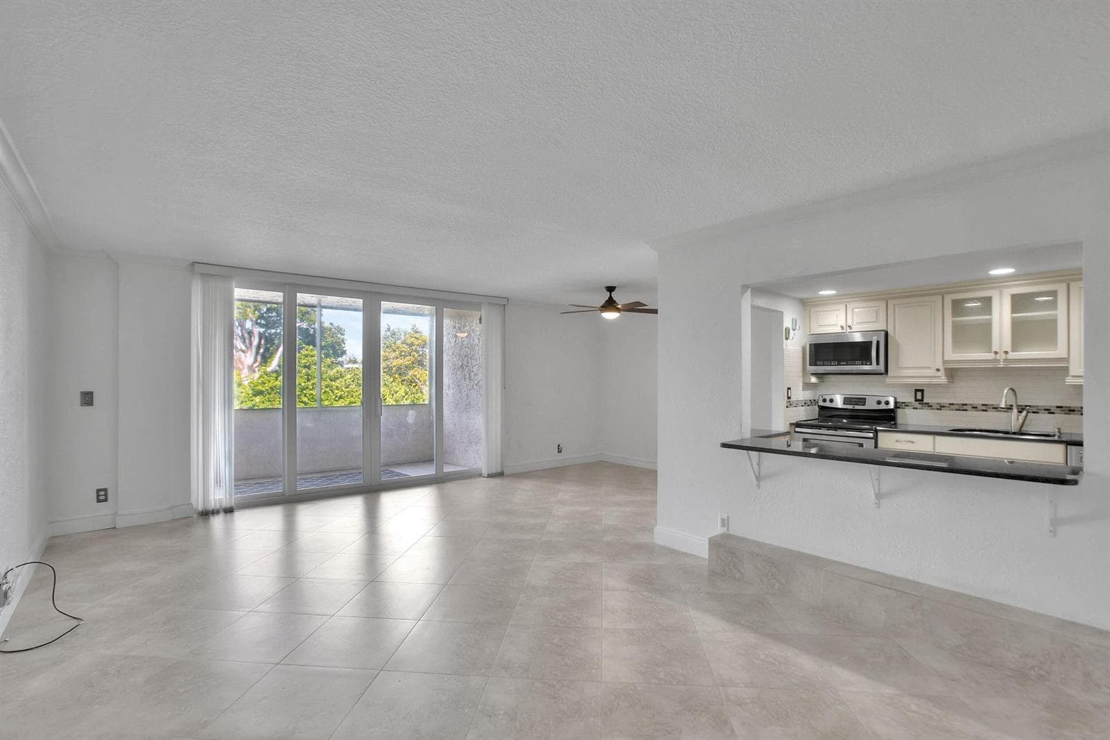 740 S Federal Highway 202 photo 12