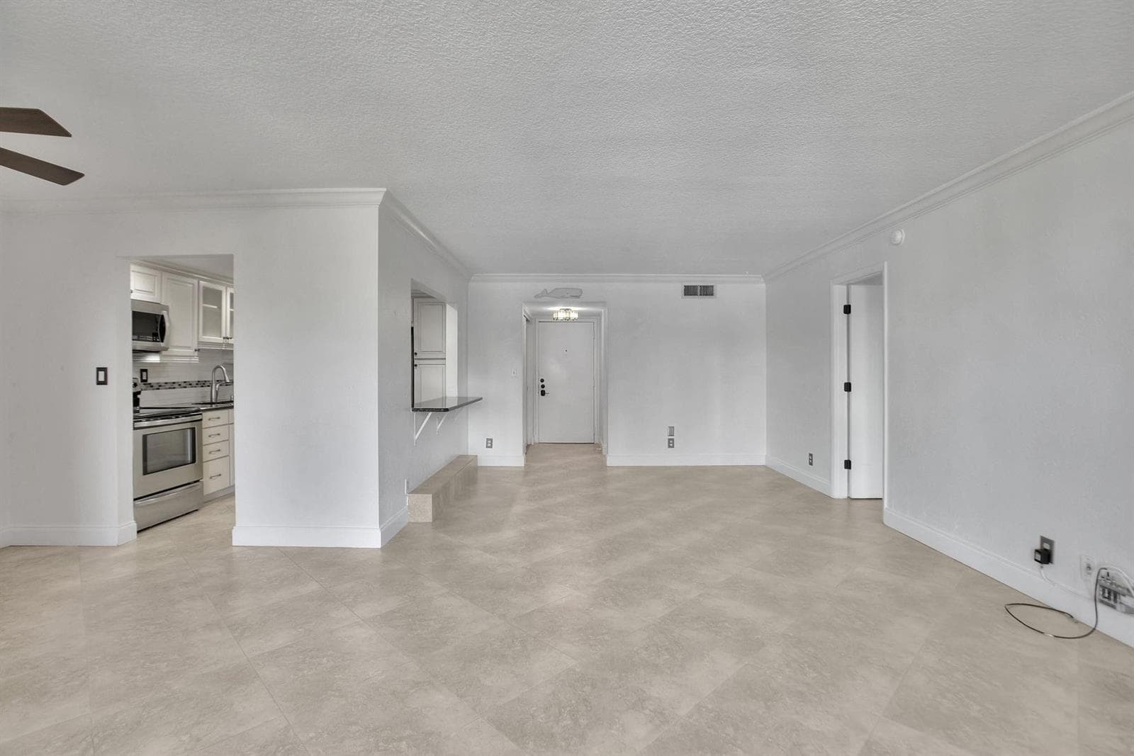740 S Federal Highway 202 photo 22
