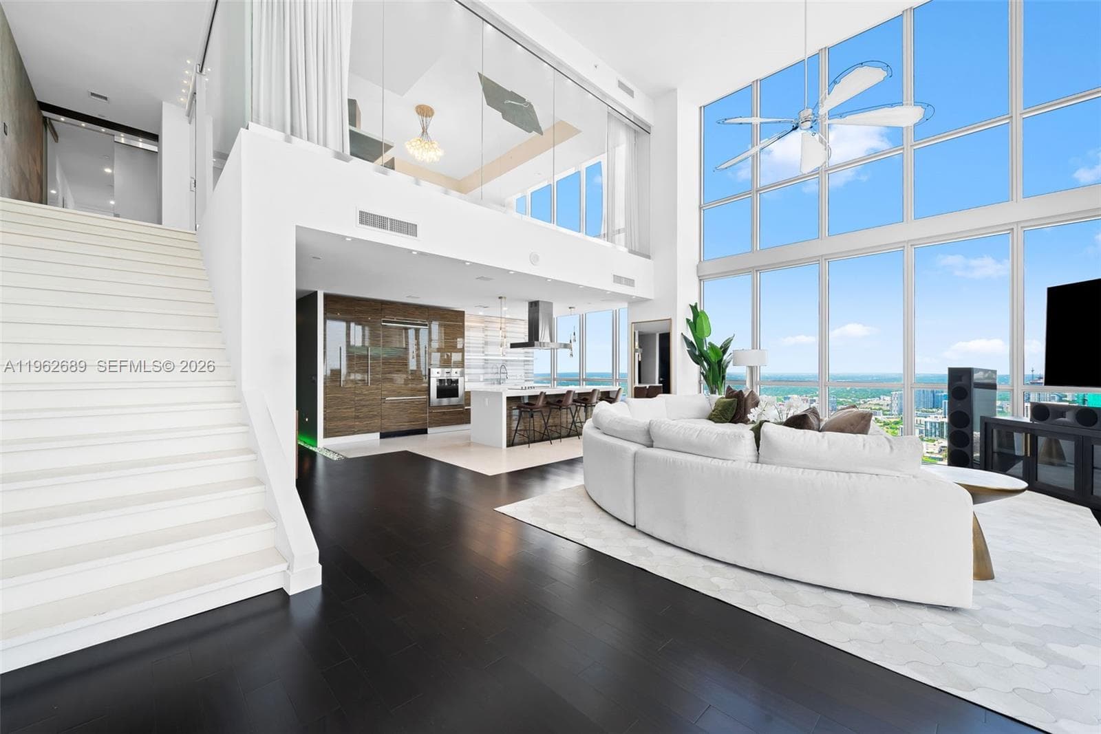 1100 Biscayne Blvd 5706 photo 1