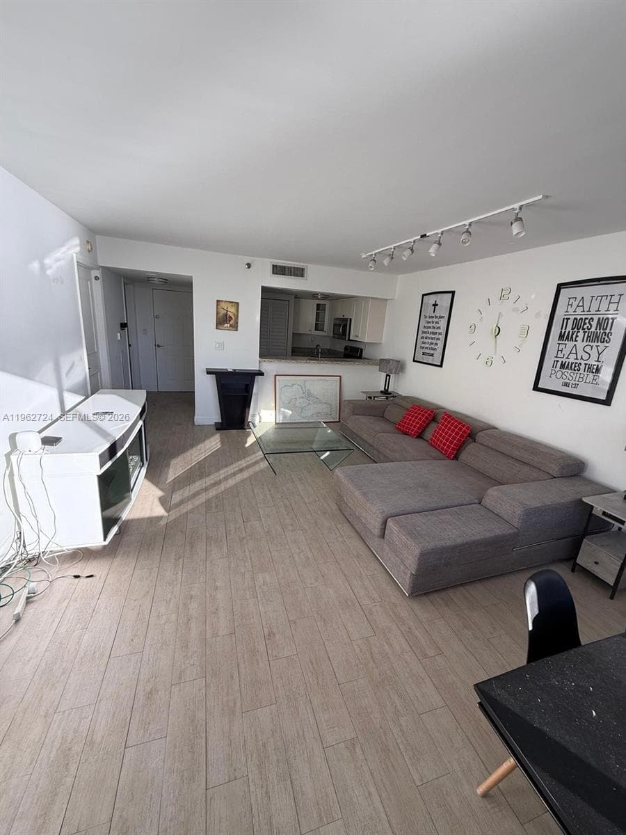 540 Brickell Key Dr 1505 photo 7