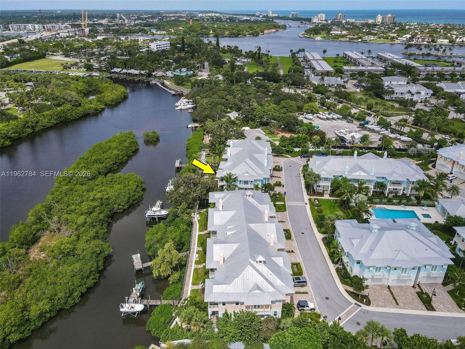 620 Inlet Waters Cir photo 1