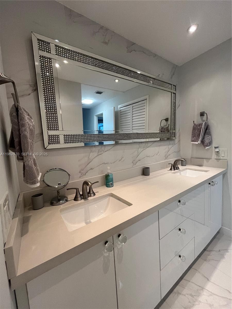 3505 S Ocean Dr 1510 photo 17