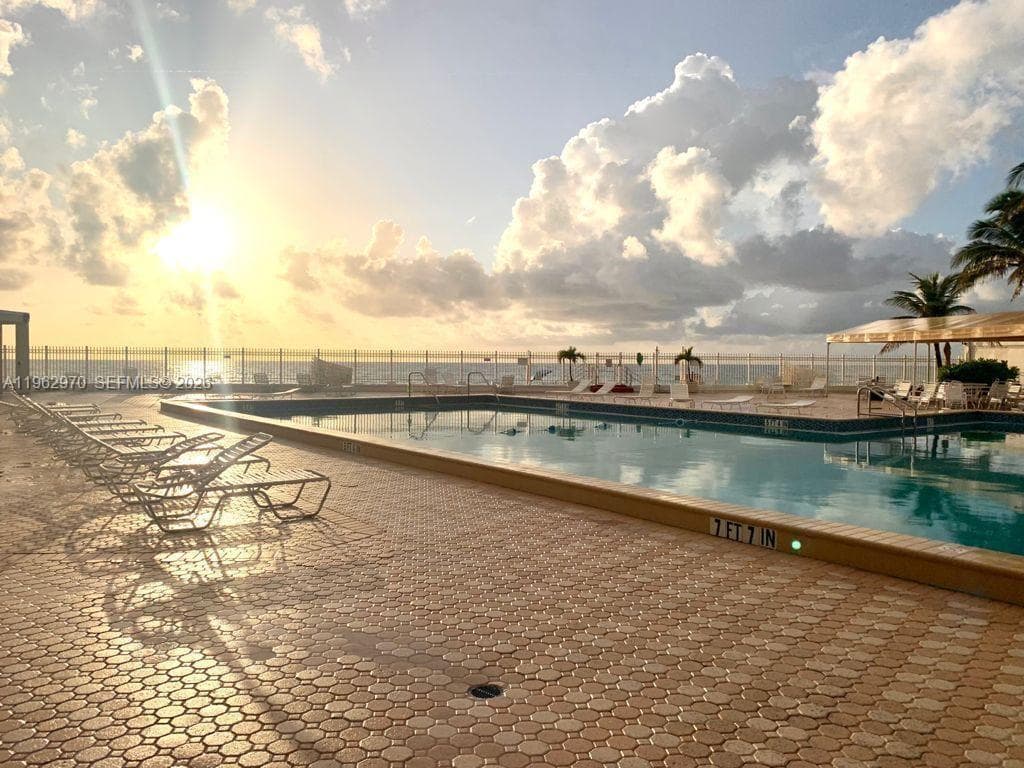 3505 S Ocean Dr 1510 photo 20