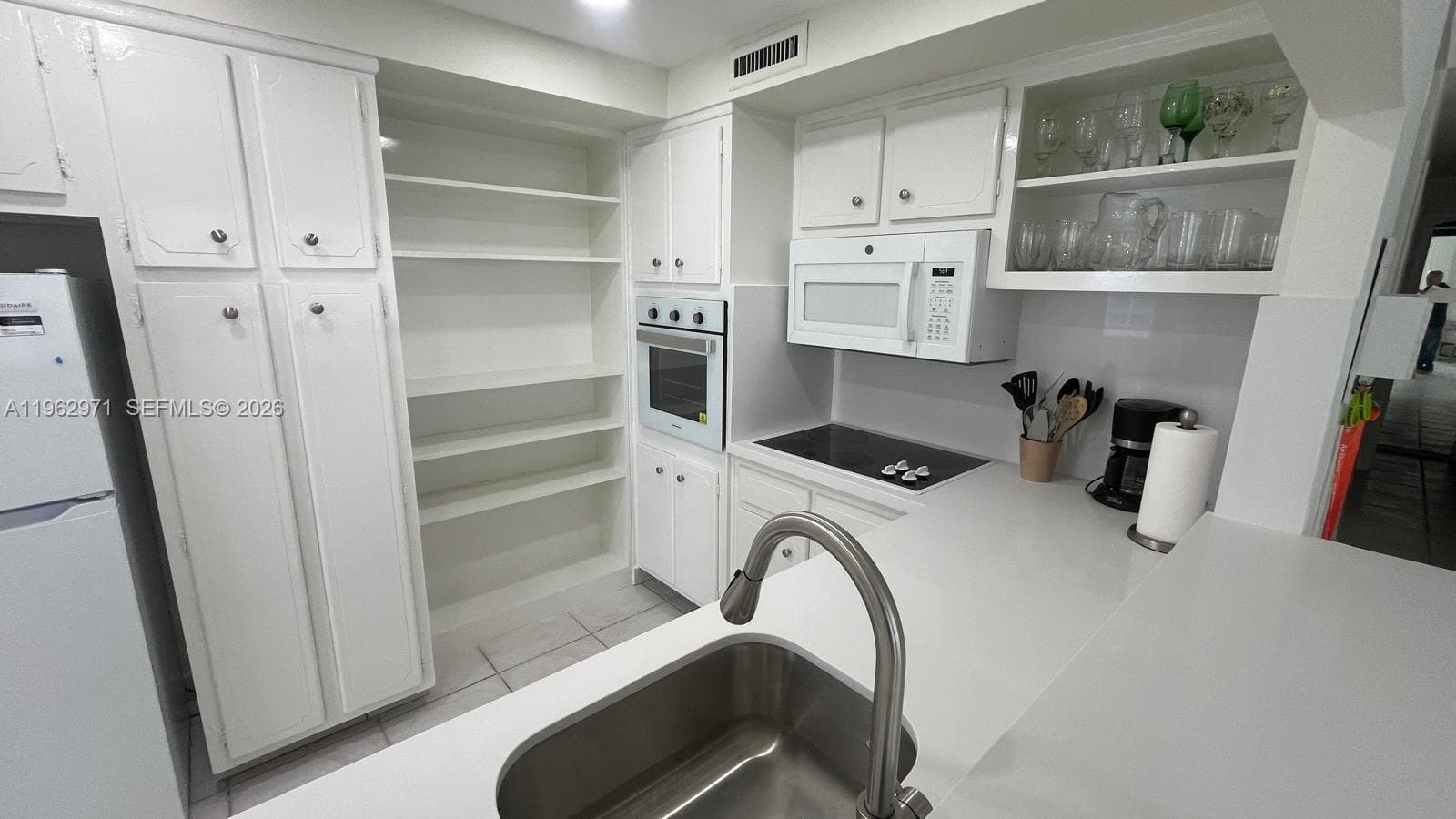 1405 photo 5