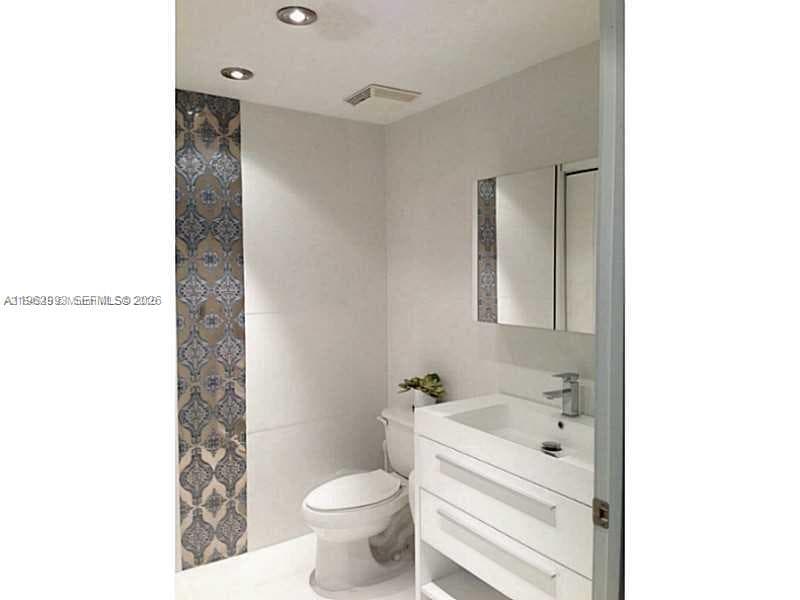 690 SW 1st Ct 1506 photo 11