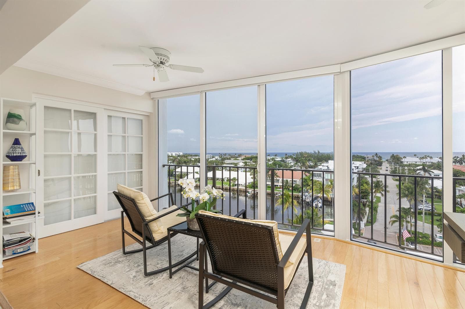 400 Seasage Drive 806 photo 6