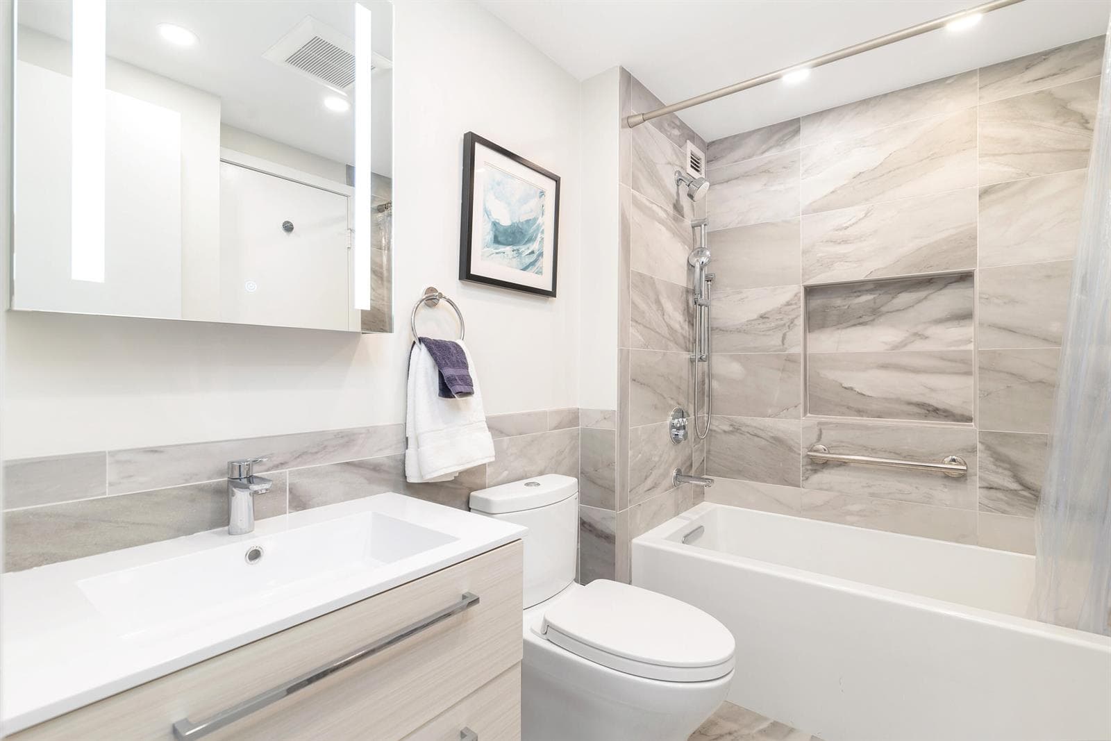 400 Seasage Drive 806 photo 16
