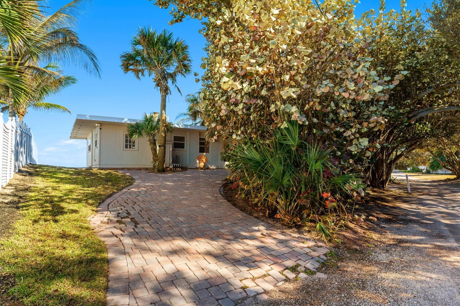 9556 Doubloon Drive photo 13