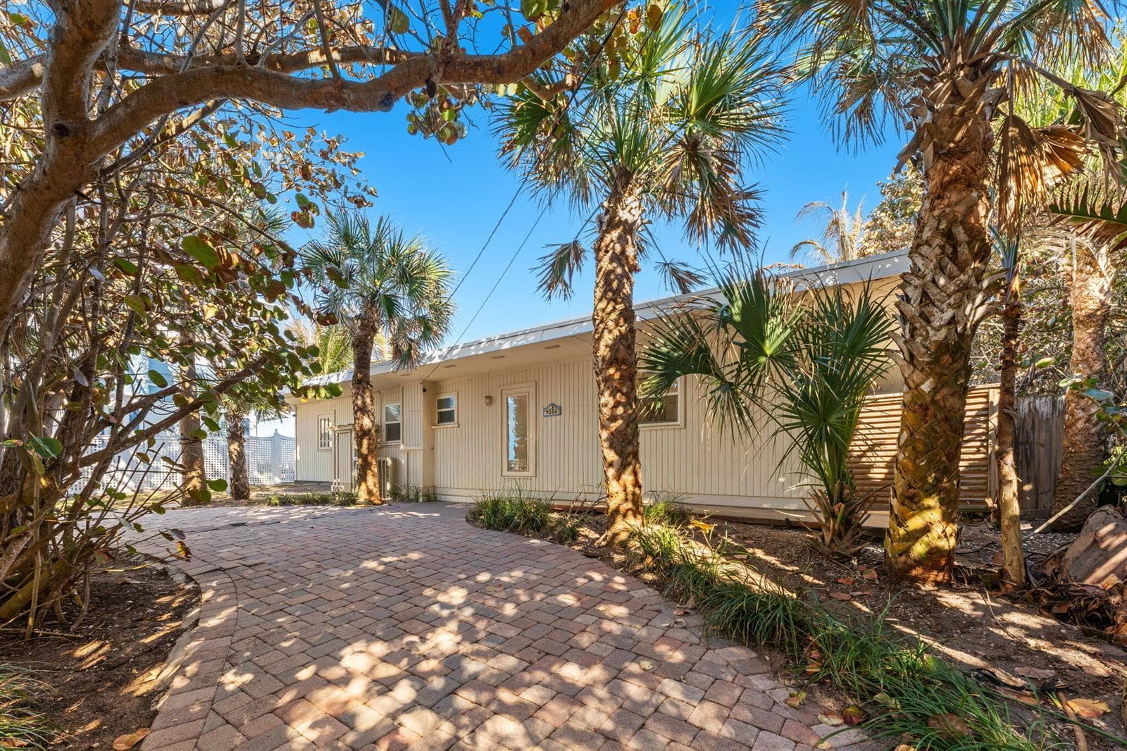 9556 Doubloon Drive photo 12
