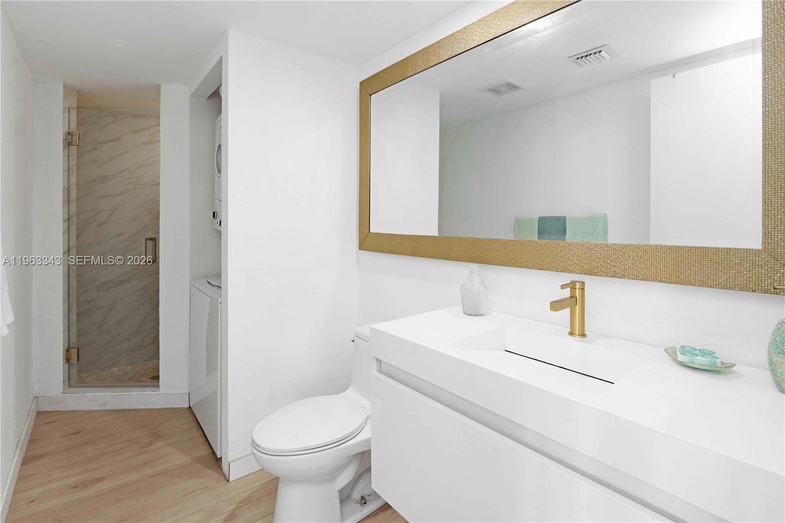 1000 Quayside Ter 1608 photo 9
