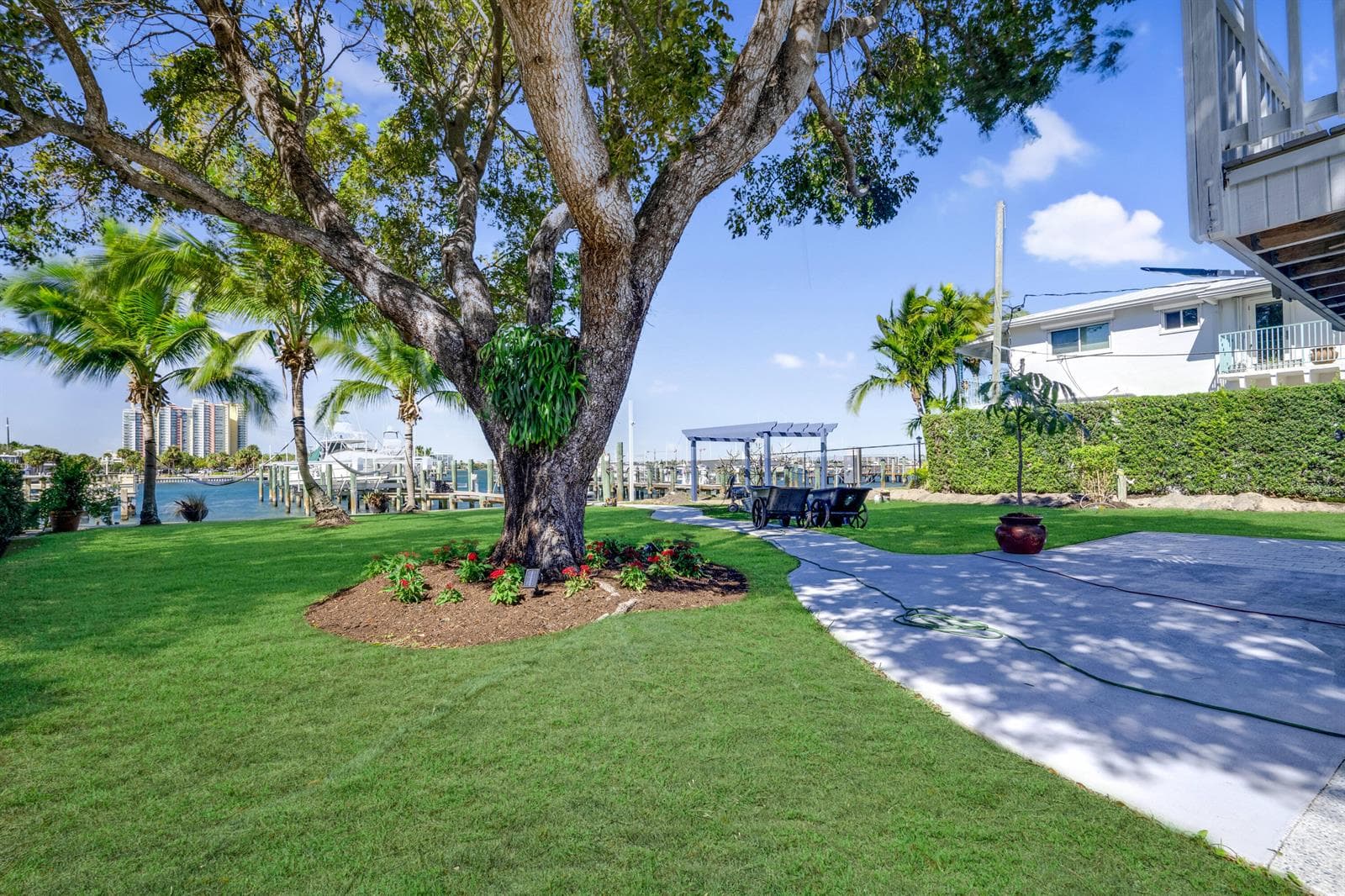 2649 Lake Drive 1 photo 12