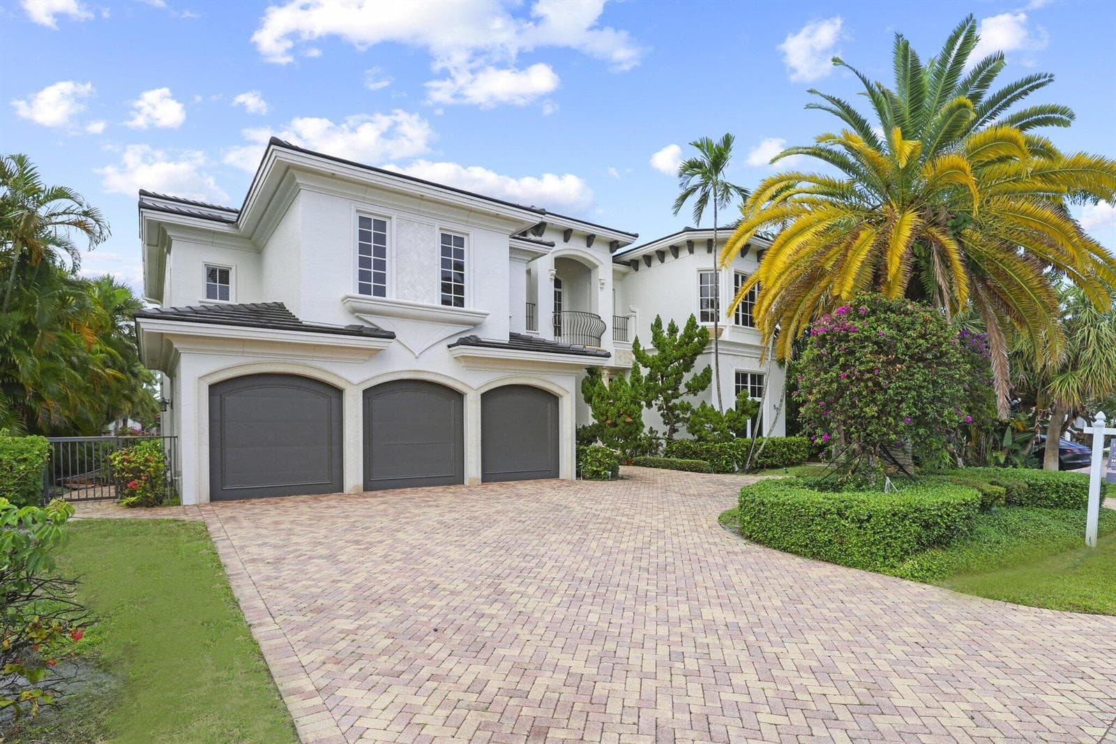 501 Golden Harbour Drive photo 3