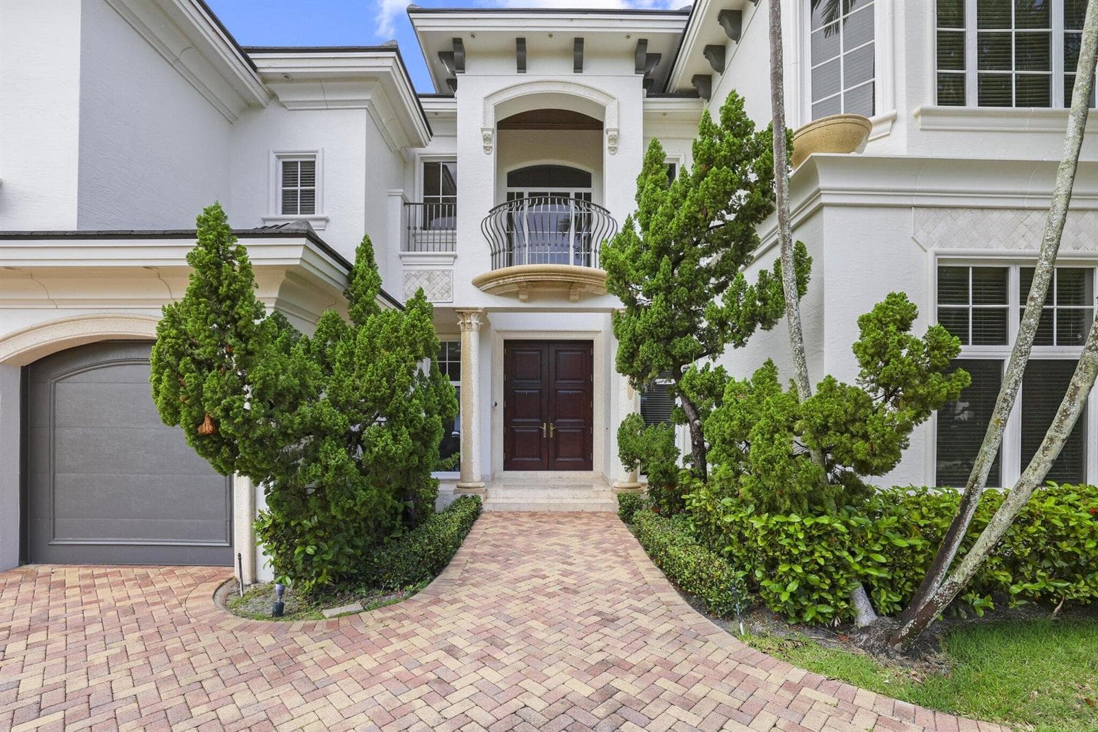 501 Golden Harbour Drive photo 5