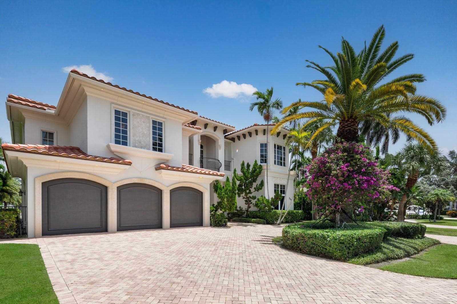 501 Golden Harbour Drive photo 4