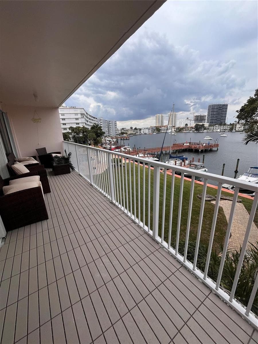 400 Golden Isles Drive 20 photo 12