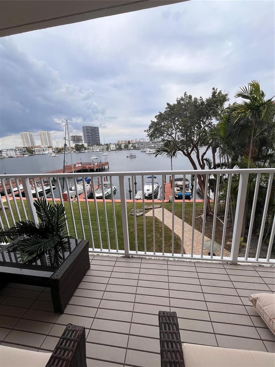 400 Golden Isles Drive 20 photo 1