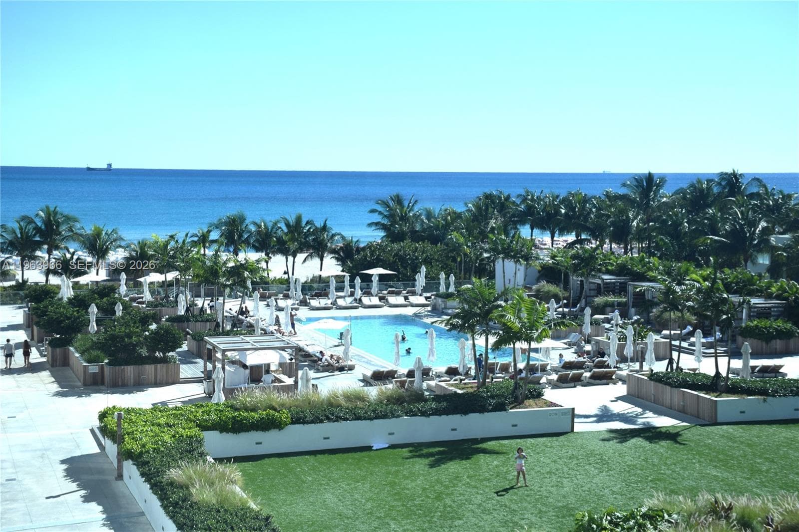 2301 Collins Ave 543 photo 3