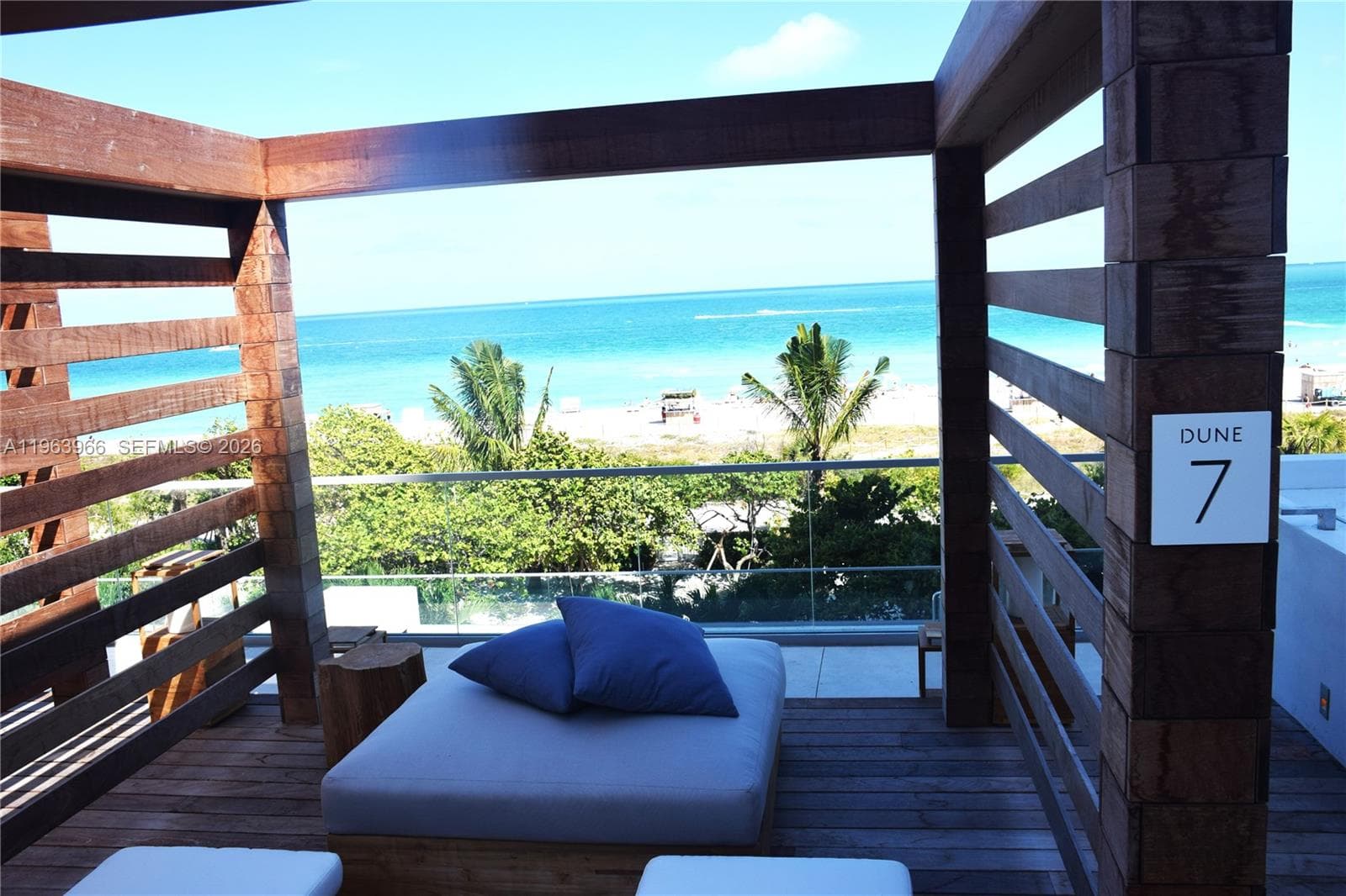 2301 Collins Ave 543 photo 4