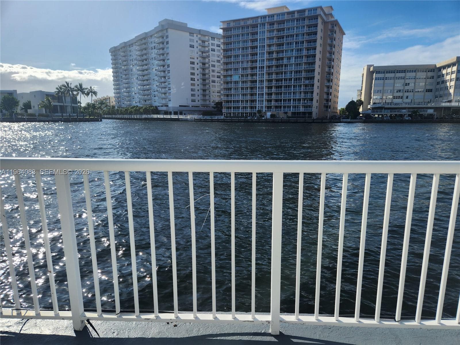 1913 S Ocean Dr 423 photo 9