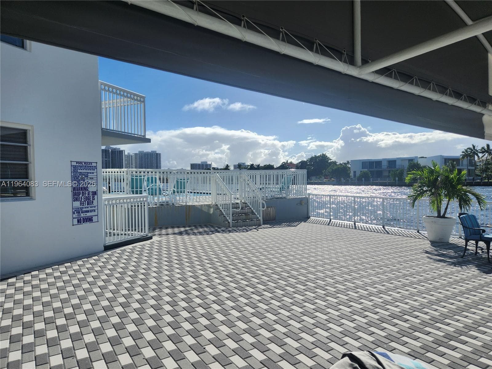 1913 S Ocean Dr 423 photo 11