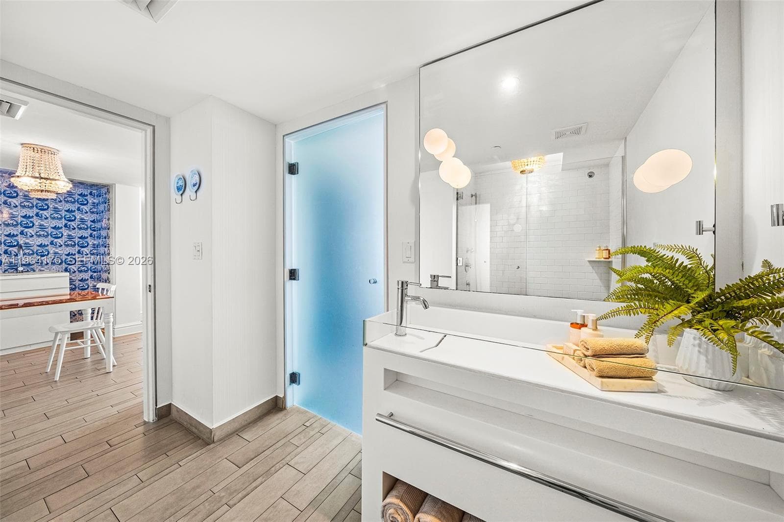 1100 West Ave 1123 photo 24