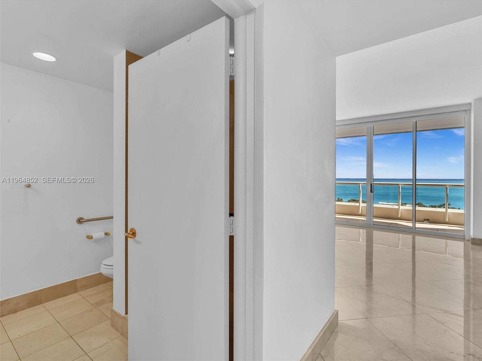 21150 Point Pl 2601 photo 17