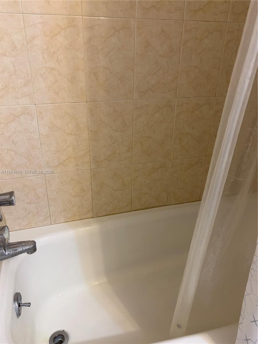 1913 S Ocean Dr 109 photo 12