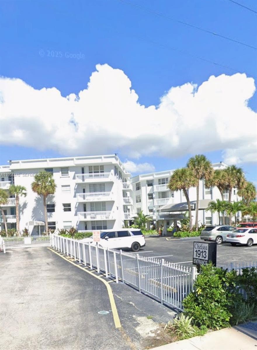 1913 S Ocean Dr 109 photo 1