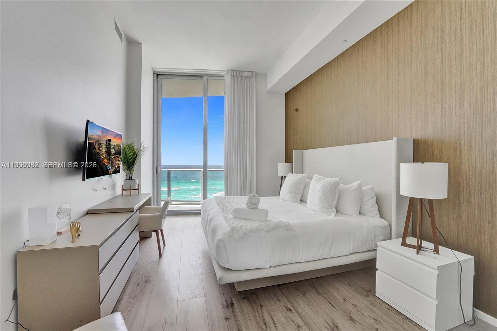 4111 S Ocean Dr 603 photo 1
