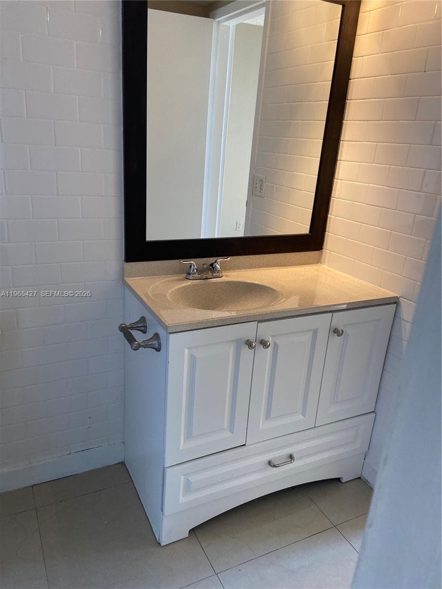 13499 Biscayne Blvd 1506 photo 3