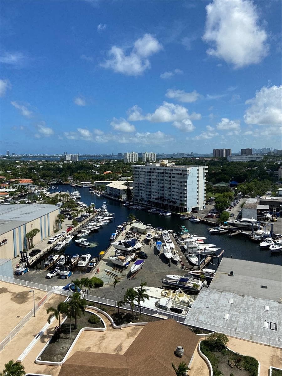 13499 Biscayne Blvd 1506 photo 10