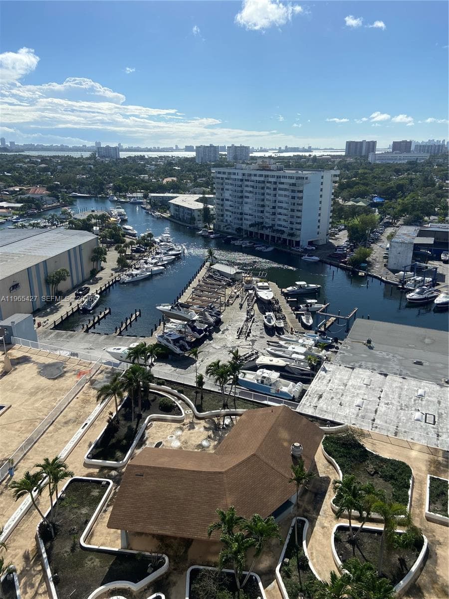 13499 Biscayne Blvd 1506 photo 8