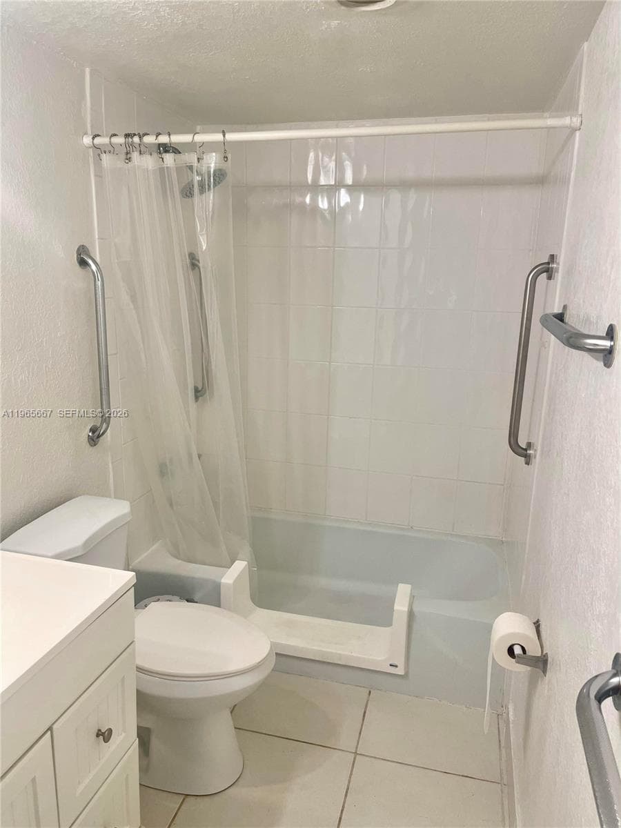 1817 S Ocean Dr 219 photo 7