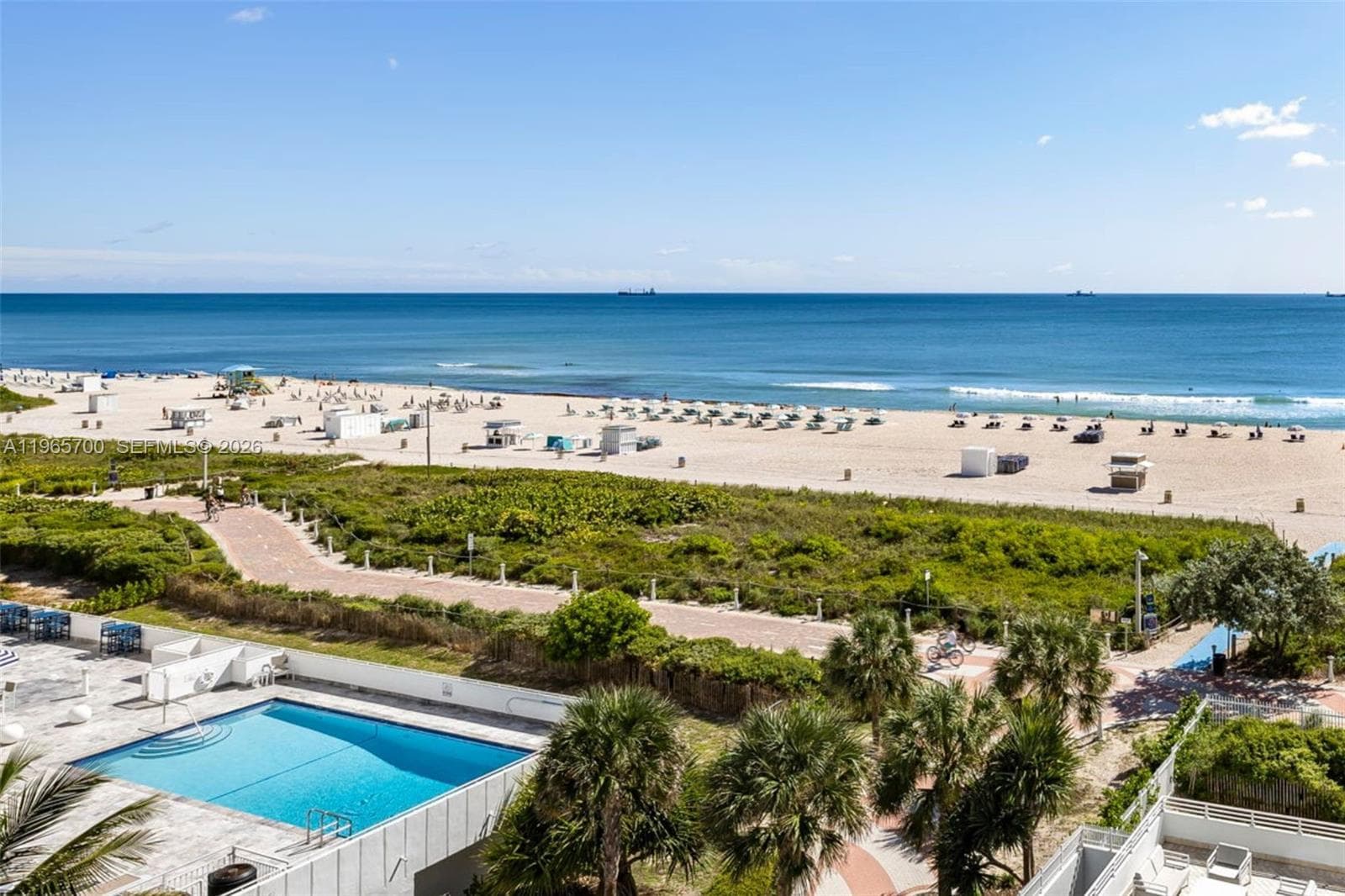 345 Ocean Dr 718 photo 1