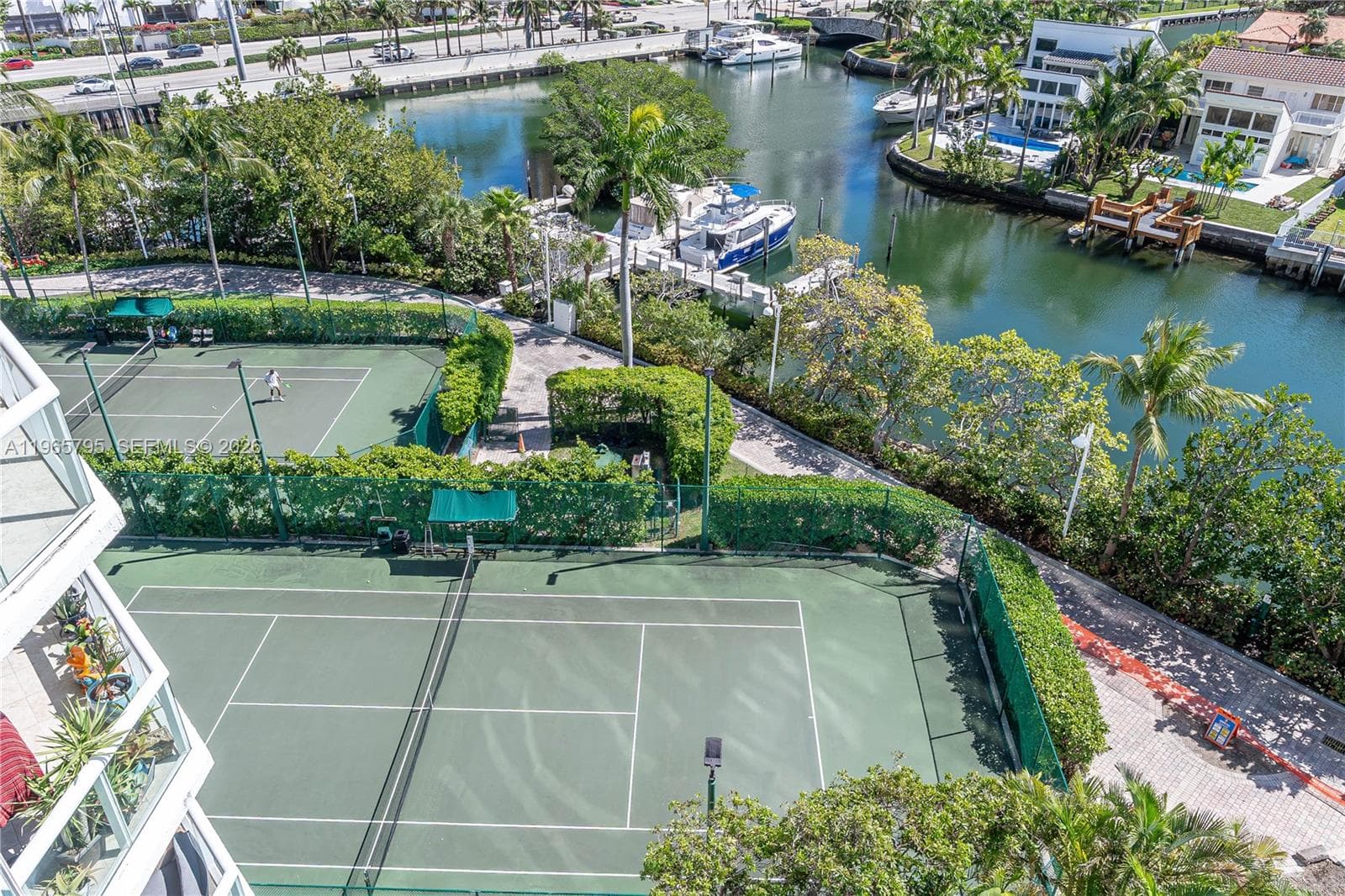 16400 Collins Ave 744 photo 4