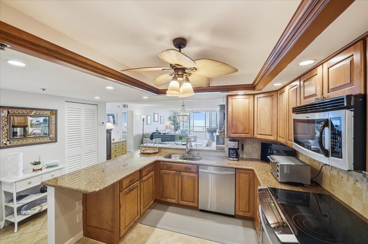 9950 S Ocean Drive 604 photo 5