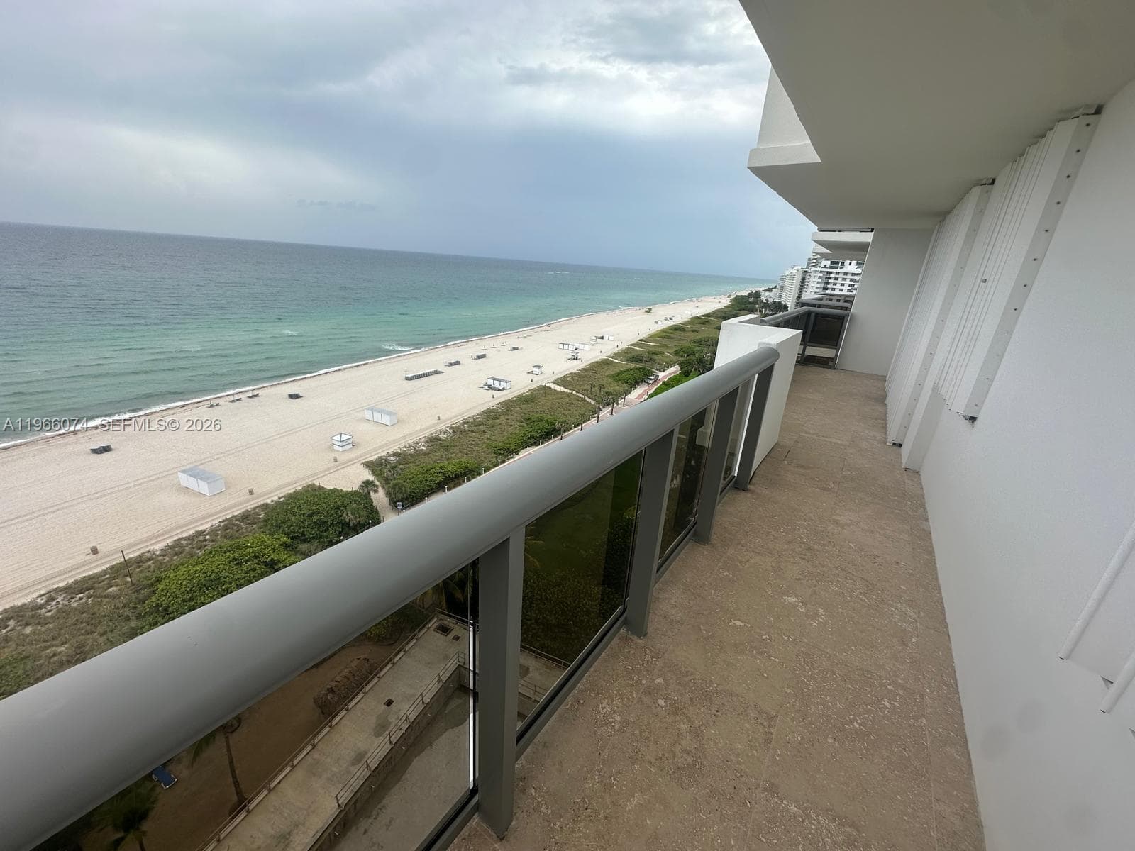 6039 Collins Ave 1625 photo 2