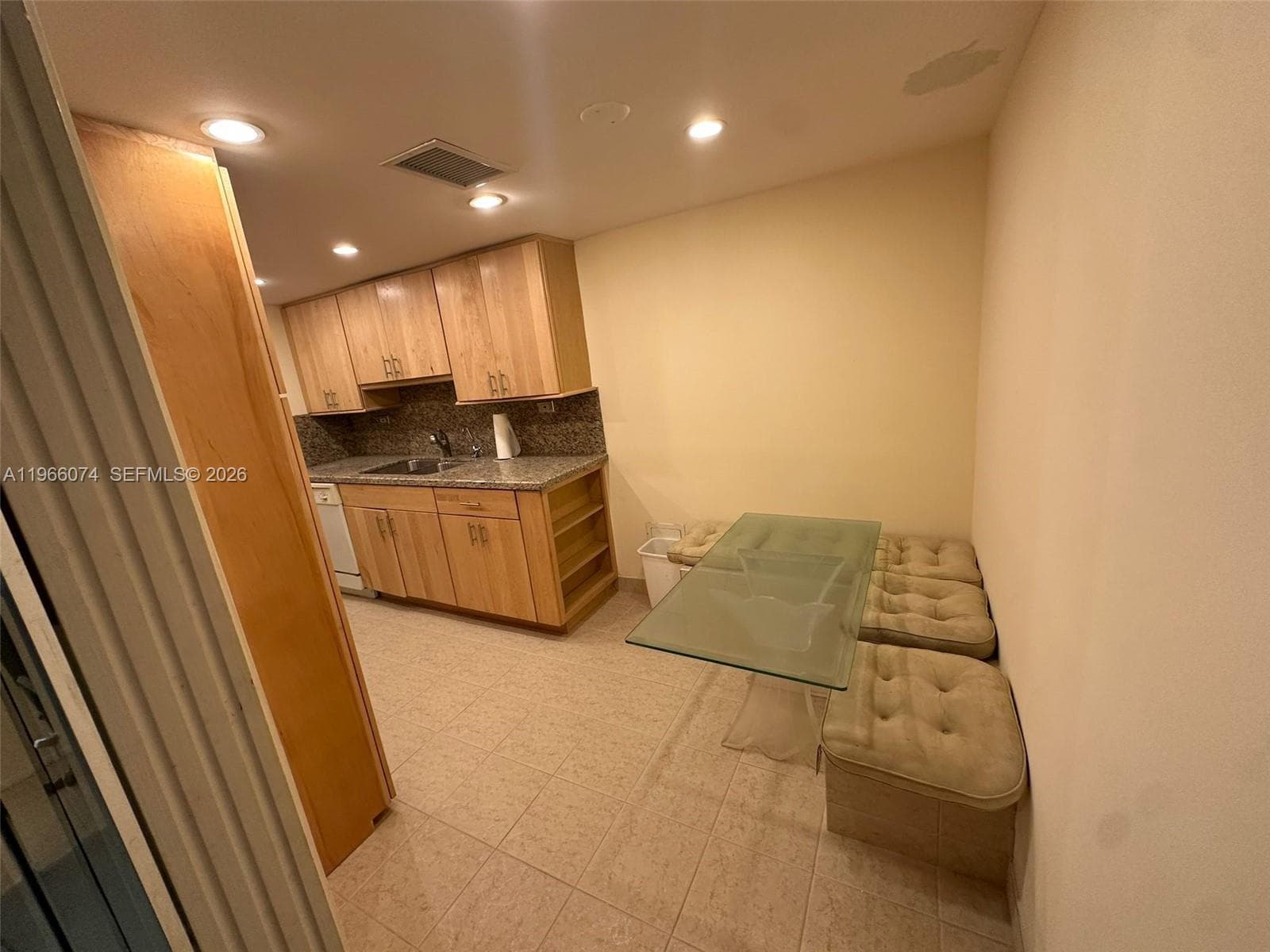 6039 Collins Ave 1625 photo 16
