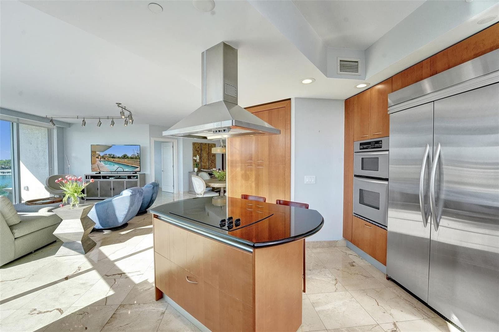 2845 NE 9th Street 601 photo 13