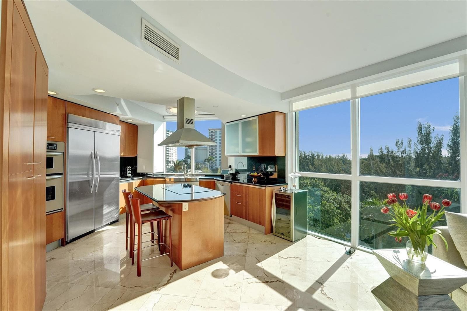2845 NE 9th Street 601 photo 10