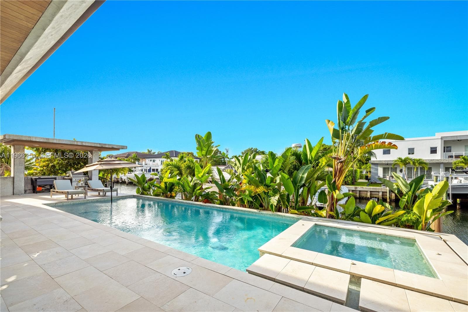 2050 S Hibiscus Dr photo 16